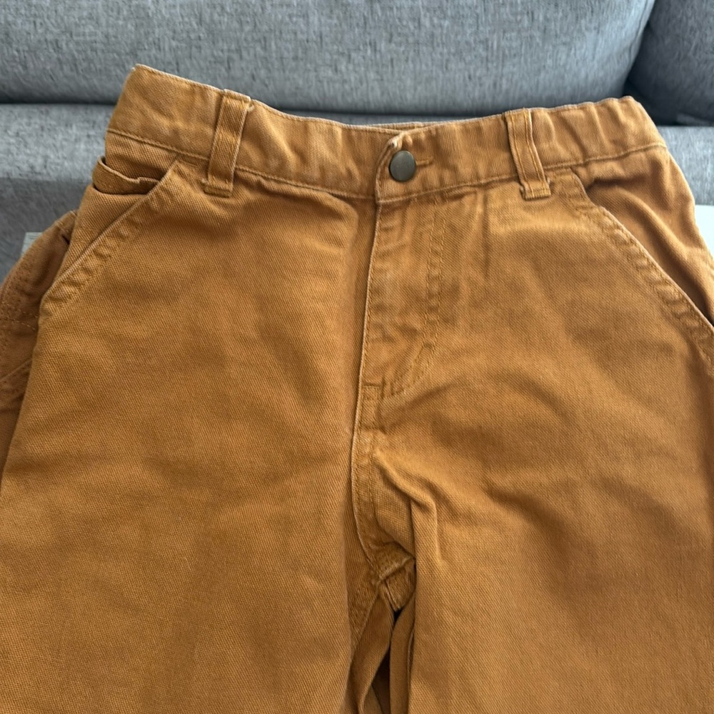 Boys Carhartt pants.  Duck colored,  good Condition. Size 7